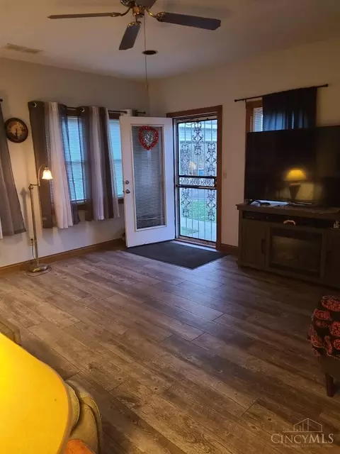 Entry Way - 7822 Dian Ave, Franklin, OH 45005 photo 1 of 3
