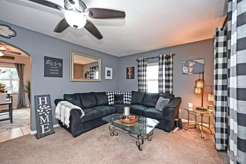Living - 5630 Eula Ave, Cincinnati, OH 45248 photo 3 of 4