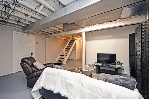 Living - 5630 Eula Ave, Cincinnati, OH 45248 photo 4 of 4