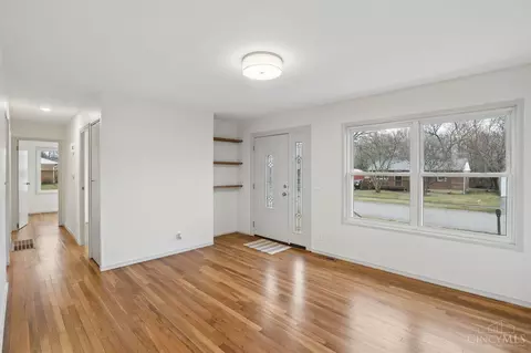Living - 498 Odin Dr, Cincinnati, OH 45244 photo 3 of 5