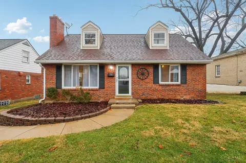 134 W Crest Dr, Reading, OH 45215