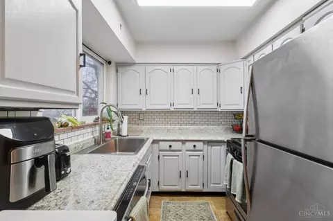 Kitchen - 134 W Crest Dr, Reading, OH 45215 photo 2 of 4