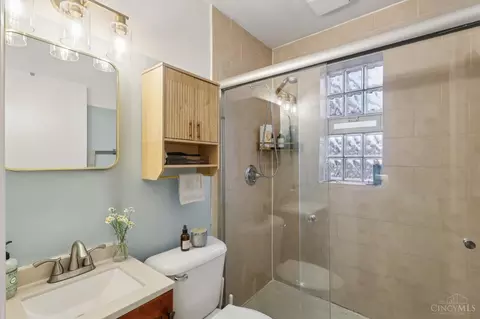 Bath - 134 W Crest Dr, Reading, OH 45215 photo 1 of 2