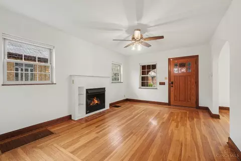 Living - 3319 De Forest Dr, Cincinnati, OH 45209 photo 1 of 2
