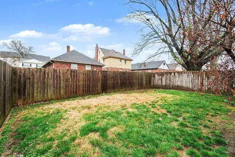 Exterior - 3319 De Forest Dr, Cincinnati, OH 45209 photo 5 of 6