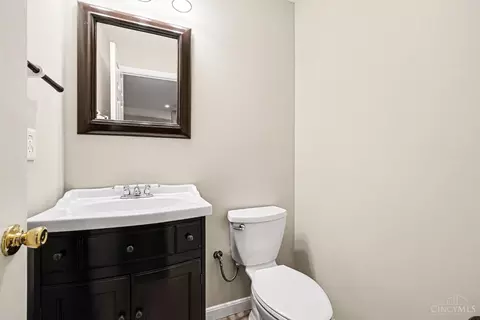 Bath - 4989 Springleaf Dr, Liberty Twp, OH 45011 photo 4 of 4