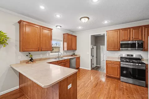 Kitchen - 4989 Springleaf Dr, Liberty Twp, OH 45011 photo 1 of 2
