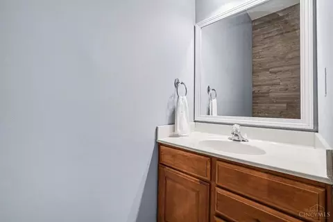 Bath - 4989 Springleaf Dr, Liberty Twp, OH 45011 photo 1 of 4