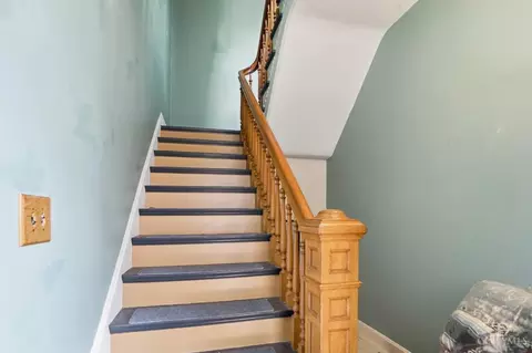 Entry Way - 4309 Vine St, Cincinnati, OH 45217 photo 1 of 6