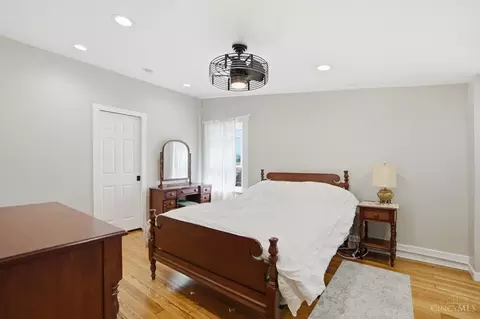 Bedroom - 4309 Vine St, Cincinnati, OH 45217 photo 1 of 6