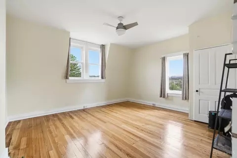 Bedroom - 4309 Vine St, Cincinnati, OH 45217 photo 5 of 6