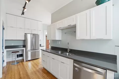 Kitchen - 4309 Vine St, Cincinnati, OH 45217 photo 7 of 8