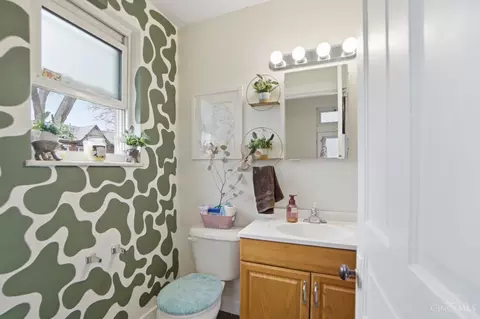 Bath - 4309 Vine St, Cincinnati, OH 45217 photo 1 of 6