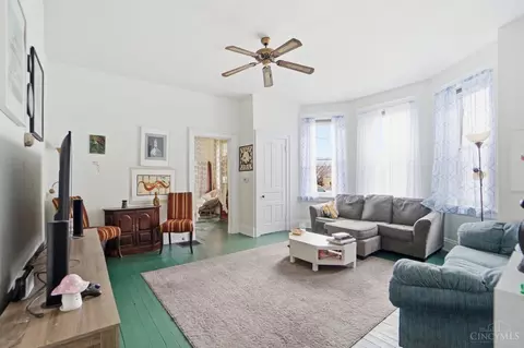 Living - 4309 Vine St, Cincinnati, OH 45217 photo 2 of 7