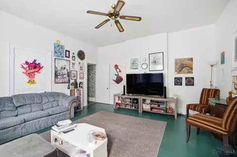 Living - 4309 Vine St, Cincinnati, OH 45217 photo 4 of 7