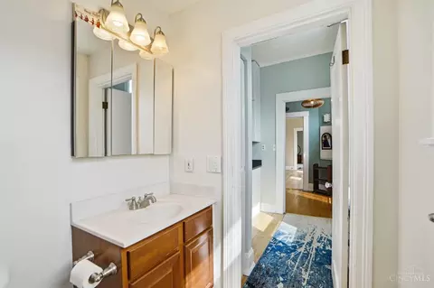 Bath - 4309 Vine St, Cincinnati, OH 45217 photo 5 of 6
