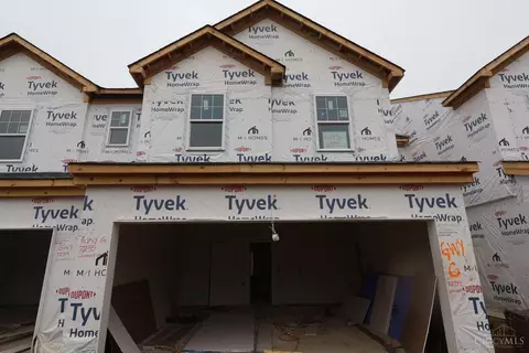 7235 Grandway Dr, West Chester, OH 45069