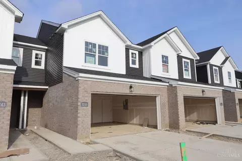 7239 Grandway Dr, West Chester, OH 45069