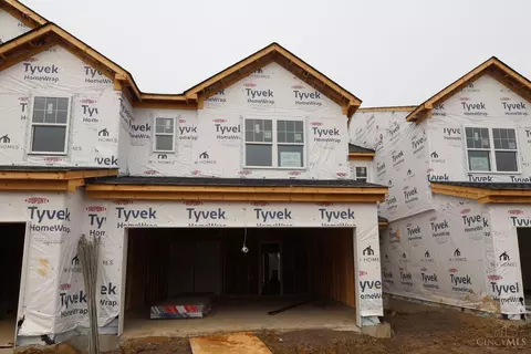 7243 Grandway Dr, West Chester, OH 45069