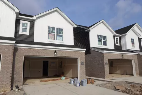 7243 Grandway Dr, West Chester, OH 45069