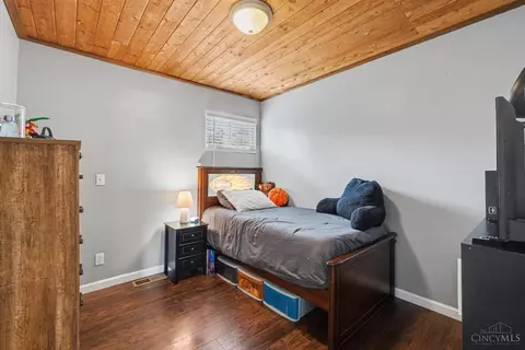 Bedroom - 9864 Baughman Rd, Harrison, OH 45030 photo 4 of 6