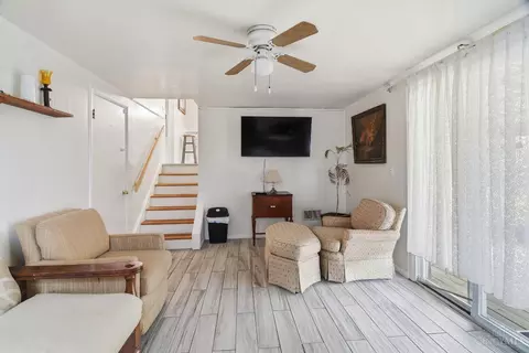 Living - 3617 Fieldcrest Dr, Cincinnati, OH 45211 photo 3 of 3
