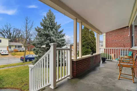 Exterior - 3617 Fieldcrest Dr, Cincinnati, OH 45211 photo 2 of 7