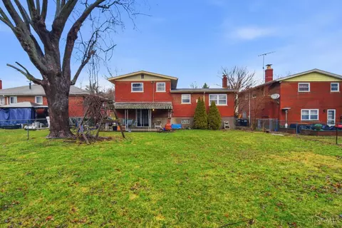 Exterior - 3617 Fieldcrest Dr, Cincinnati, OH 45211 photo 6 of 7