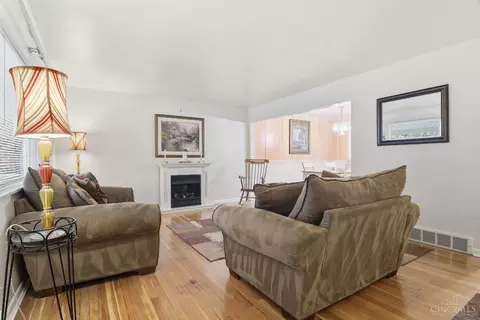 Living - 3617 Fieldcrest Dr, Cincinnati, OH 45211 photo 1 of 3