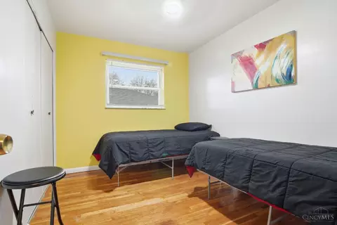 Bedroom - 3617 Fieldcrest Dr, Cincinnati, OH 45211 photo 3 of 8