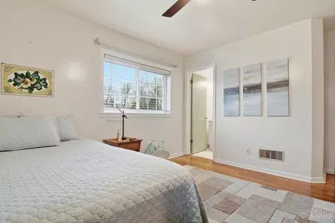 Bedroom - 3617 Fieldcrest Dr, Cincinnati, OH 45211 photo 6 of 8