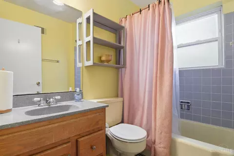 Bath - 3617 Fieldcrest Dr, Cincinnati, OH 45211 photo 1 of 3