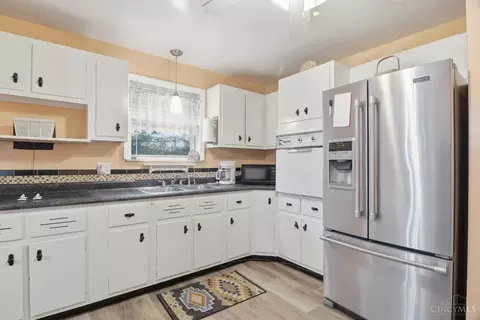 Kitchen - 3617 Fieldcrest Dr, Cincinnati, OH 45211 photo 1 of 3