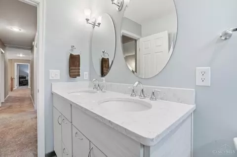 Bath - 789 Dorgene Ln, Cincinnati, OH 45244 photo 8 of 12