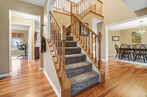 Entry Way - 789 Dorgene Ln, Cincinnati, OH 45244 photo 4 of 5