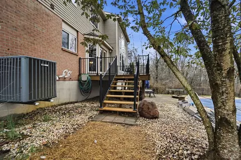 Exterior - 789 Dorgene Ln, Cincinnati, OH 45244 photo 6 of 16