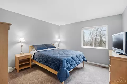 Bedroom - 789 Dorgene Ln, Cincinnati, OH 45244 photo 5 of 7