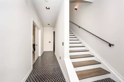 Entry Way - 419 Thirteenth St, Cincinnati, OH 45202 photo 1 of 4