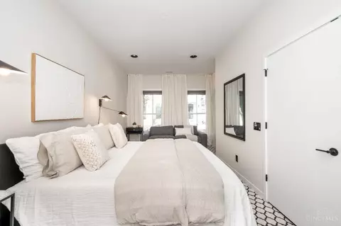 Bedroom - 419 Thirteenth St, Cincinnati, OH 45202 photo 1 of 12