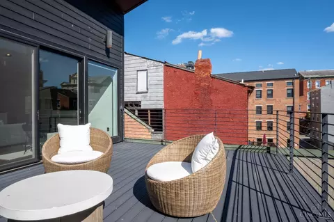 Exterior - 419 Thirteenth St, Cincinnati, OH 45202 photo 7 of 8