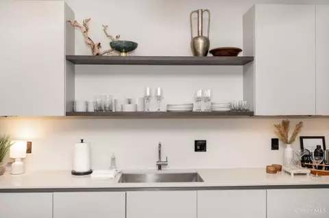 Kitchen - 419 Thirteenth St, Cincinnati, OH 45202 photo 4 of 5