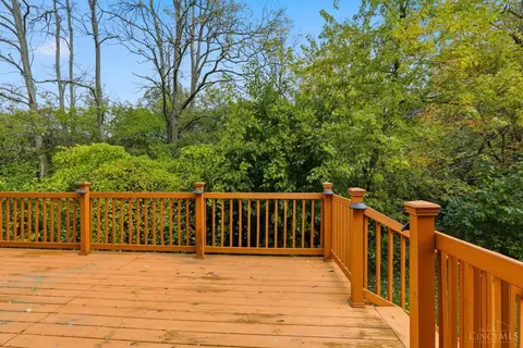Exterior - 1006 Hearthstone Dr, Cincinnati, OH 45231 photo 4 of 6