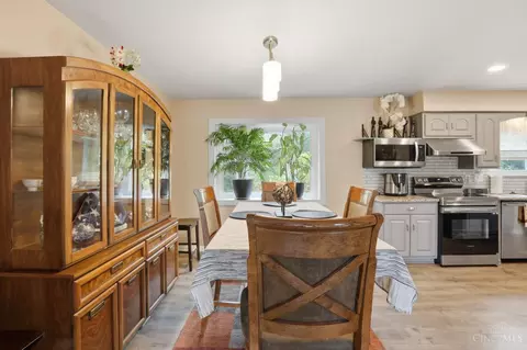 Dining - 1006 Hearthstone Dr, Cincinnati, OH 45231 photo 2 of 2