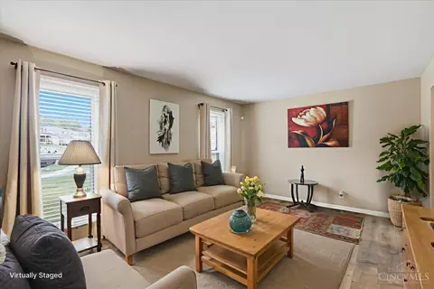 Living - 1006 Hearthstone Dr, Cincinnati, OH 45231 photo 1 of 3
