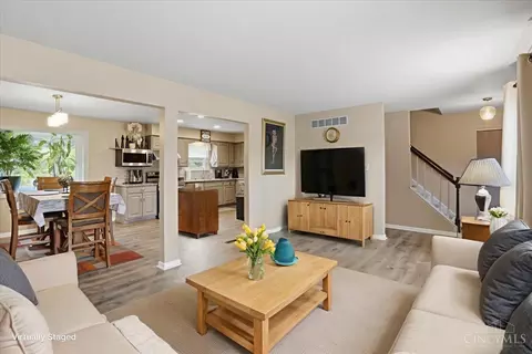 Living - 1006 Hearthstone Dr, Cincinnati, OH 45231 photo 2 of 3