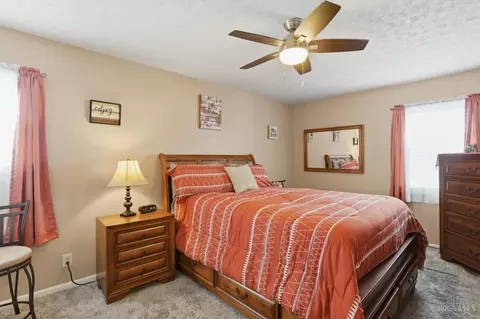 Bedroom - 1006 Hearthstone Dr, Cincinnati, OH 45231 photo 1 of 3