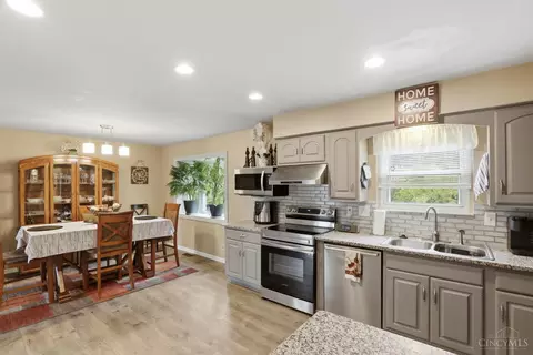 Kitchen - 1006 Hearthstone Dr, Cincinnati, OH 45231 photo 1 of 3