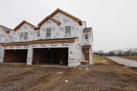 7262 Grandway Dr, West Chester, OH 45069