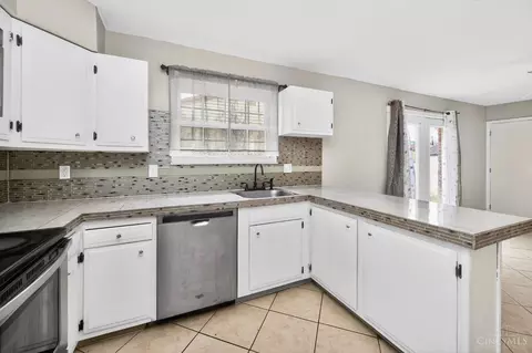 Kitchen - 11839 Hamlet Rd, Forest Park, OH 45240 photo 3 of 3