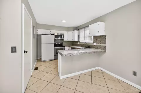 Kitchen - 11839 Hamlet Rd, Forest Park, OH 45240 photo 1 of 3